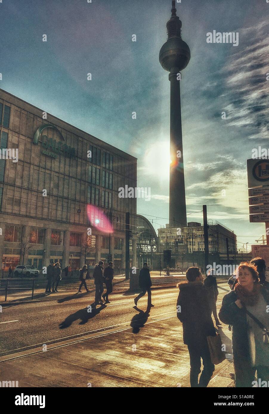 Leben auf der Straße am Alexanderplatz, Berlin, Deutschland Stockfoto