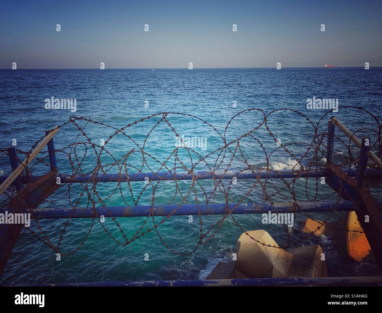 Gefängnis und Freiheit - Smartphone-aufgenommenes Stockfoto