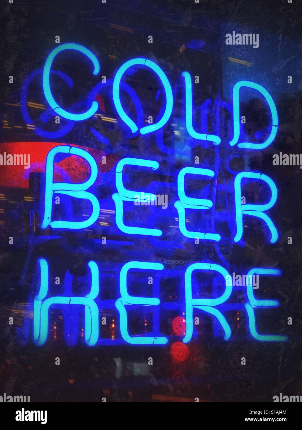 Eine blaue Neon kaltes Bier hier Zeichen Stockfoto