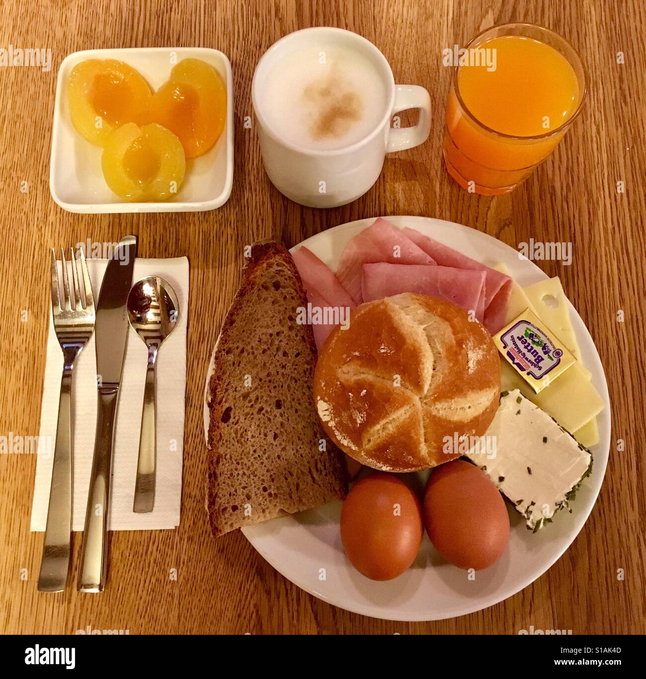 Deutsche kontinentales Frühstücksbuffet Brunch Frühstück Stockfoto