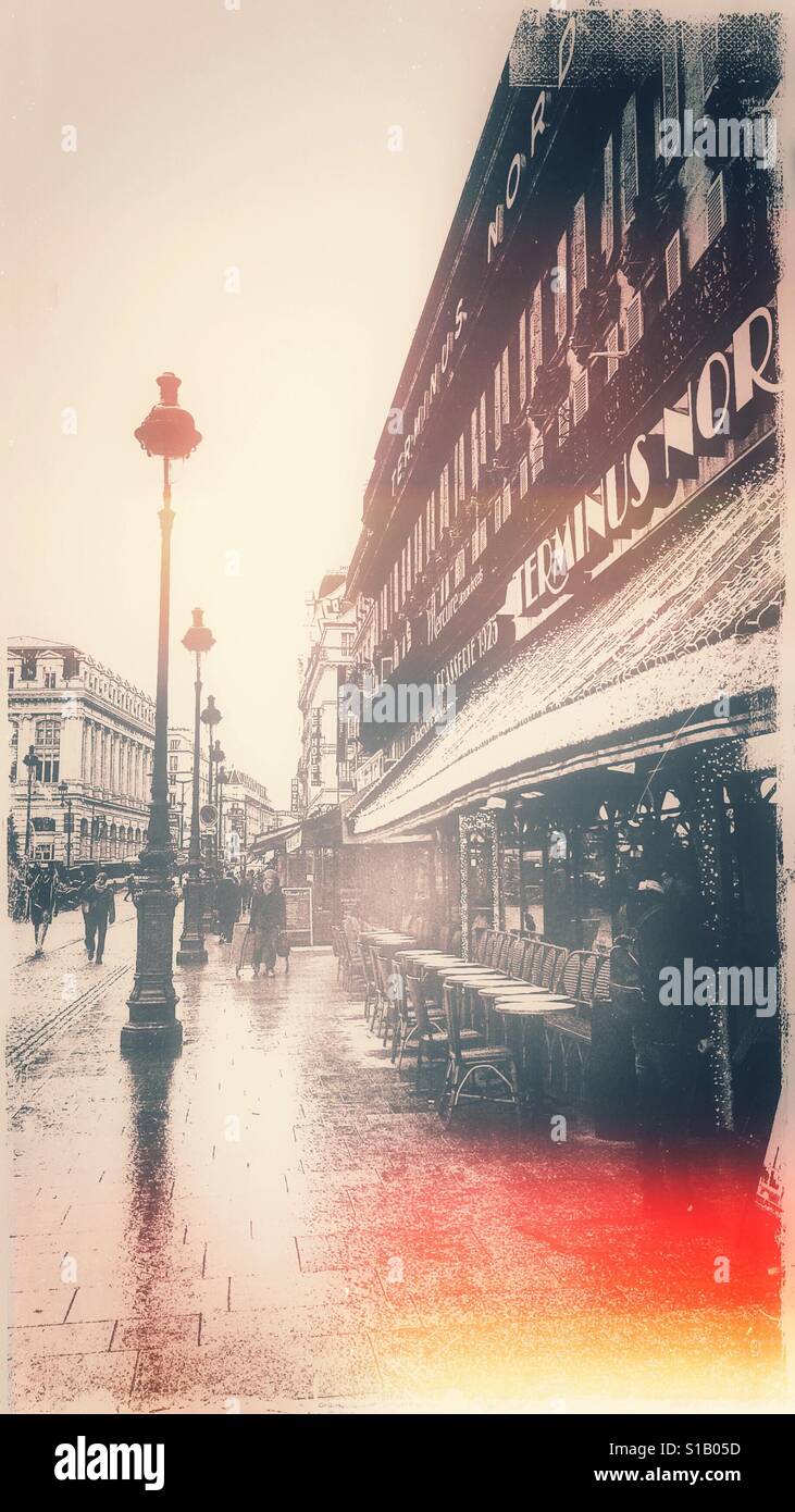 Parisienne Leben - Smartphone-aufgenommenes Stockfoto