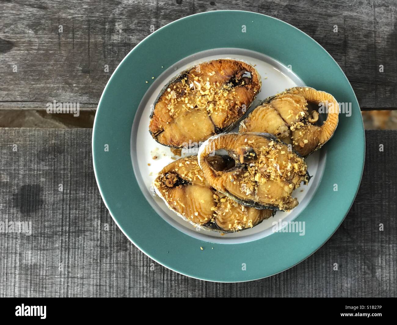 Indo-Pazifik König Makrele Fisch frittiert Stockfoto