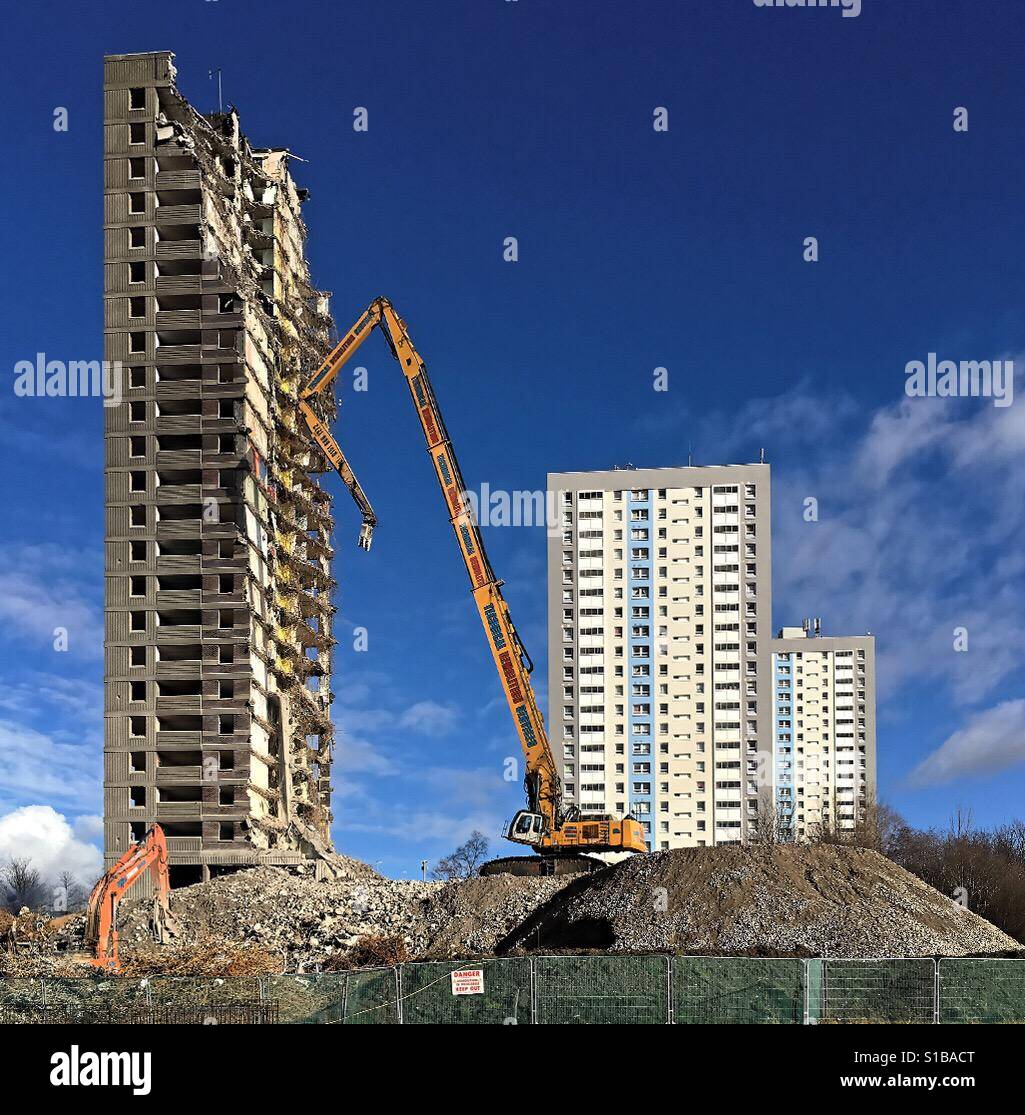 Abbruch eines Hochhauses in Glasgow Schottland, Vereinigtes Königreich. Stockfoto