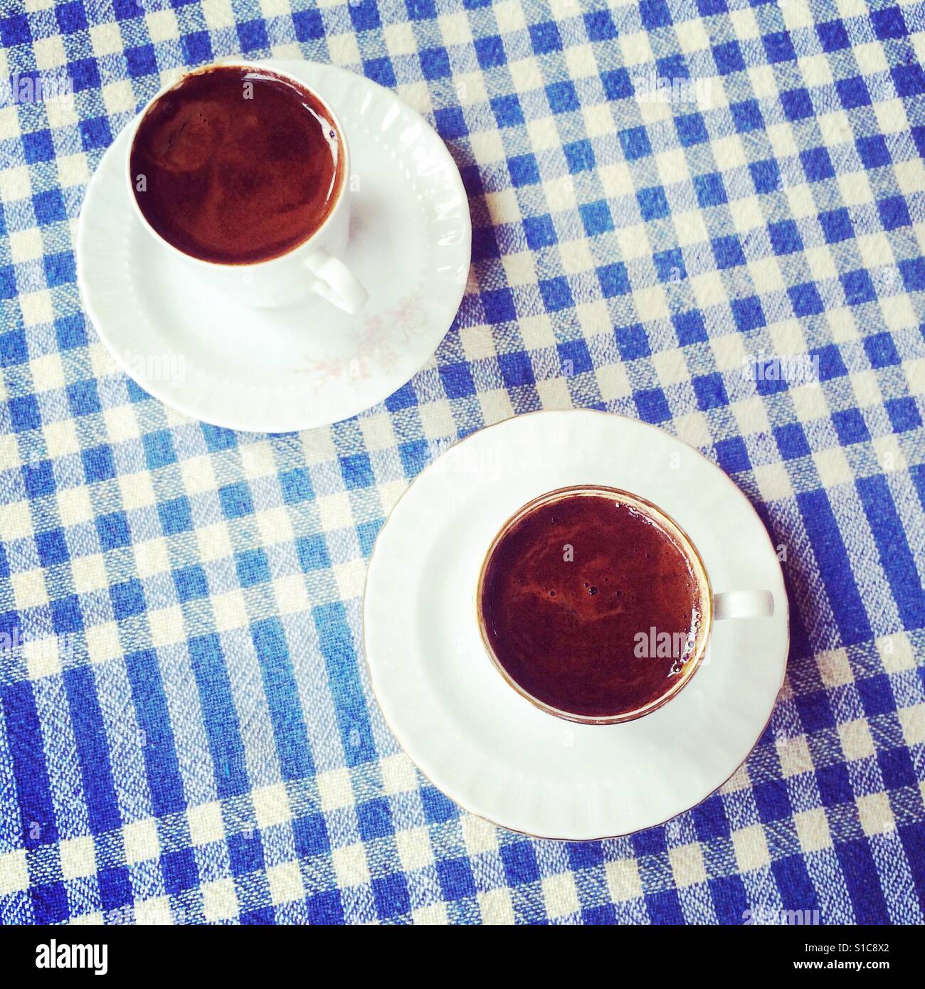 Türkischer Kaffee für zwei in Istanbul, Türkei. Stockfoto