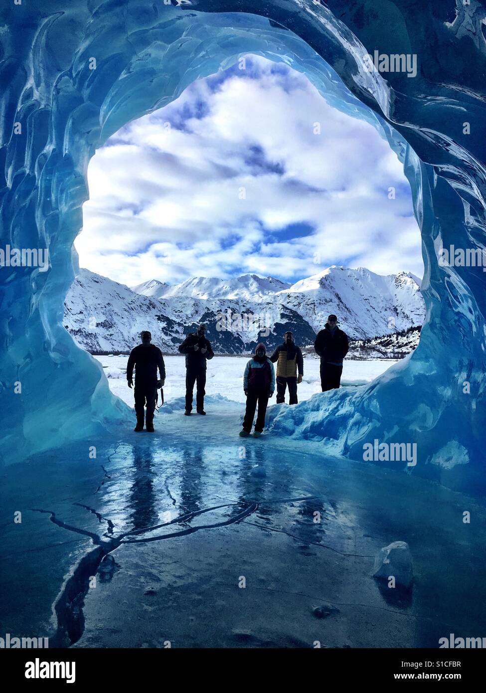 Höhlen erkunden Eis am Spencer Gletscher, Alaska Stockfoto