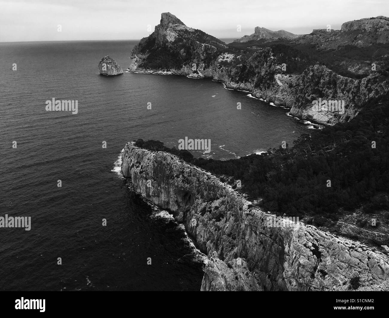 Klippen am Cap Formentor-Mallorca Stockfoto