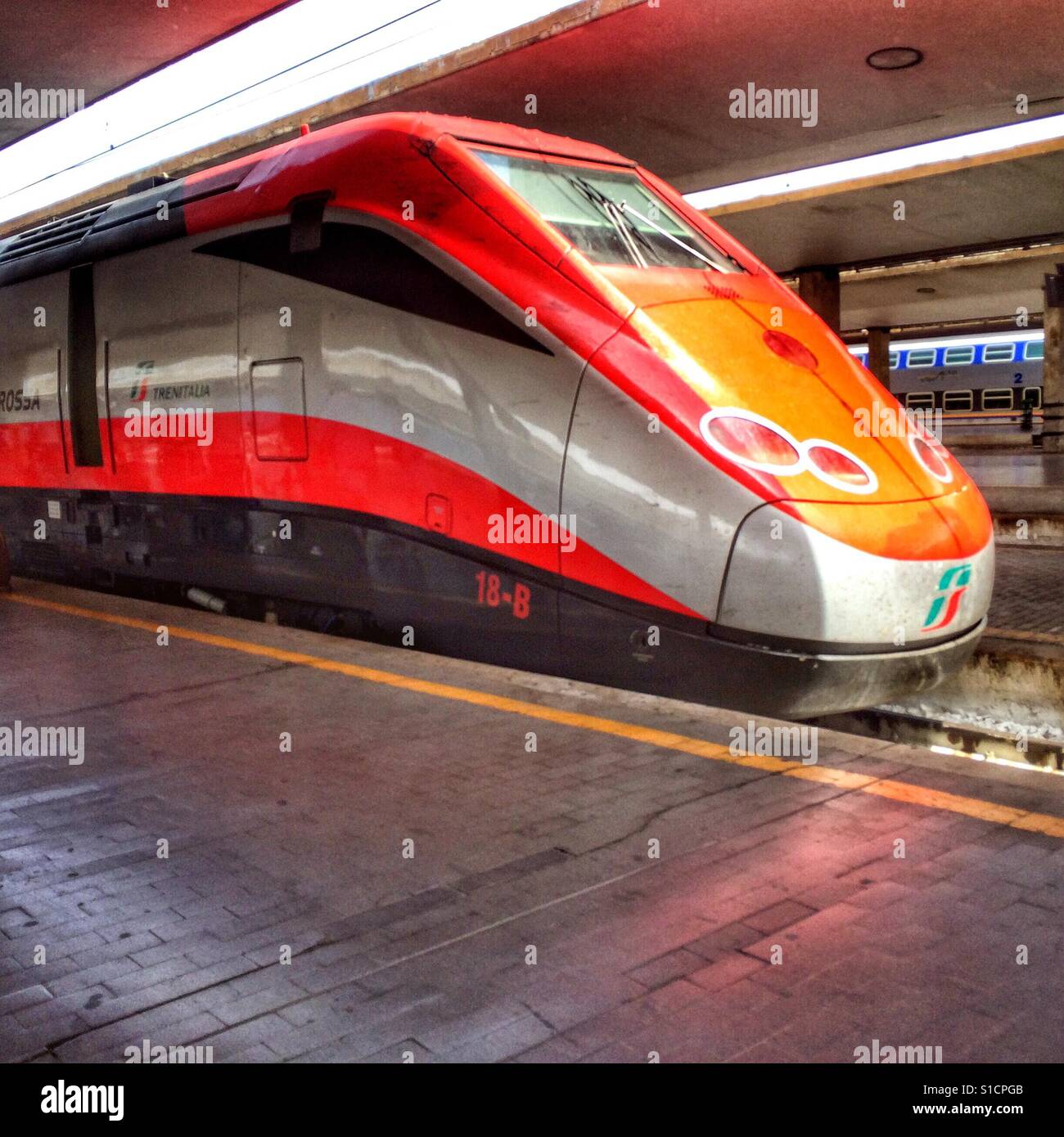 Trenitalia Zug Stockfotos und -bilder Kaufen - Alamy