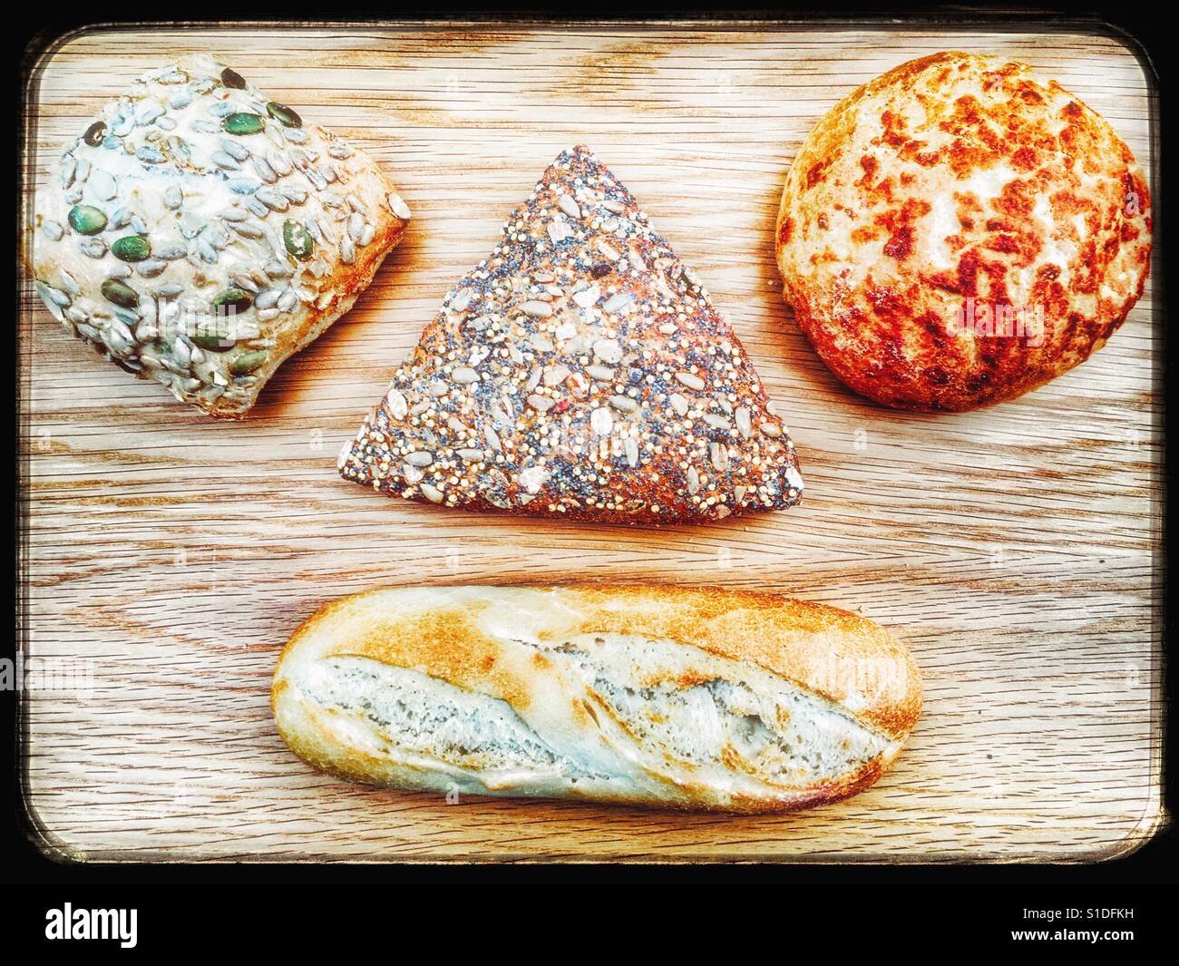 Auswahl an Brötchen - Smartphone-aufgenommenes Stockfoto