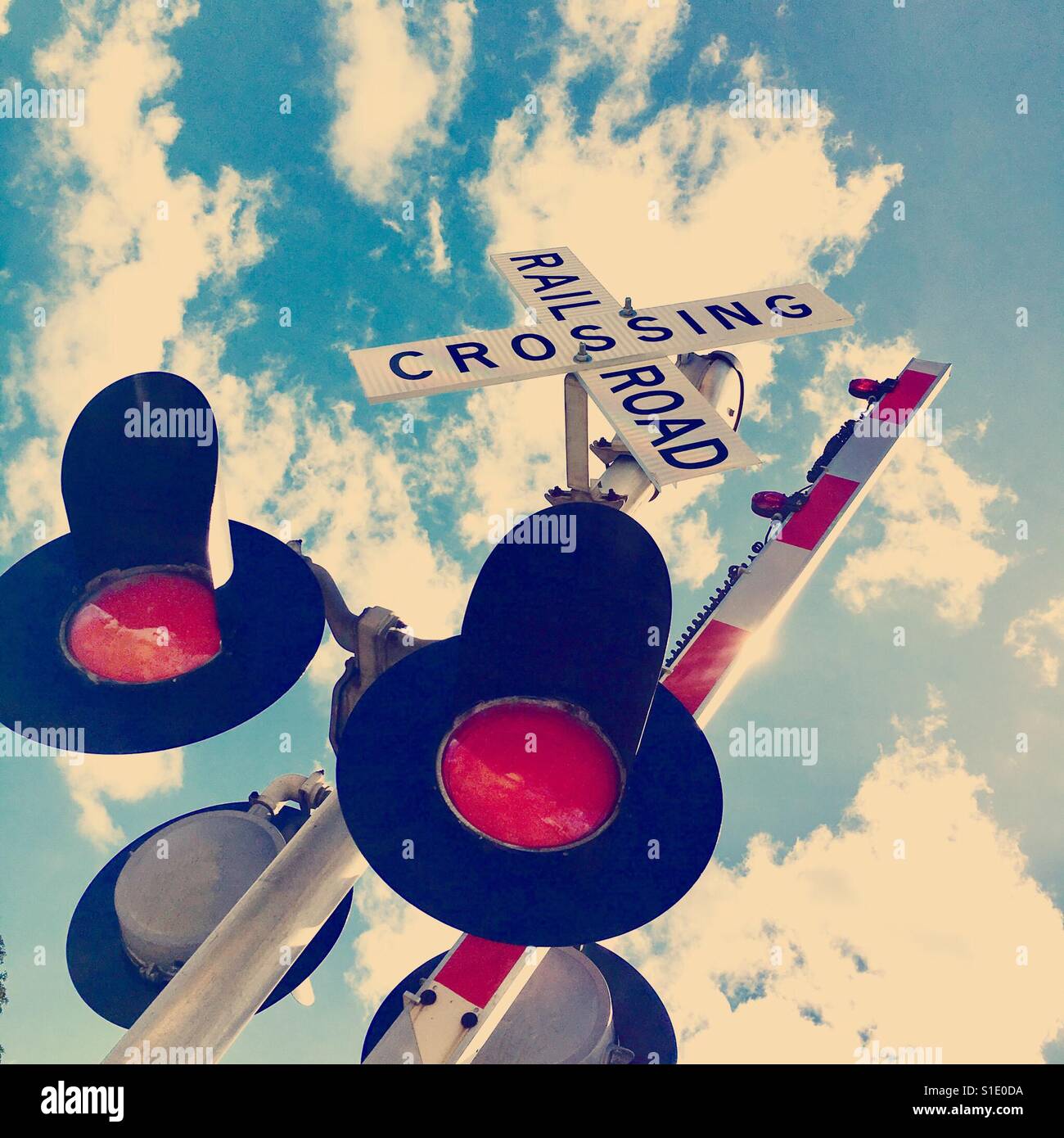 Bahnübergang - Smartphone-aufgenommenes Stockfoto