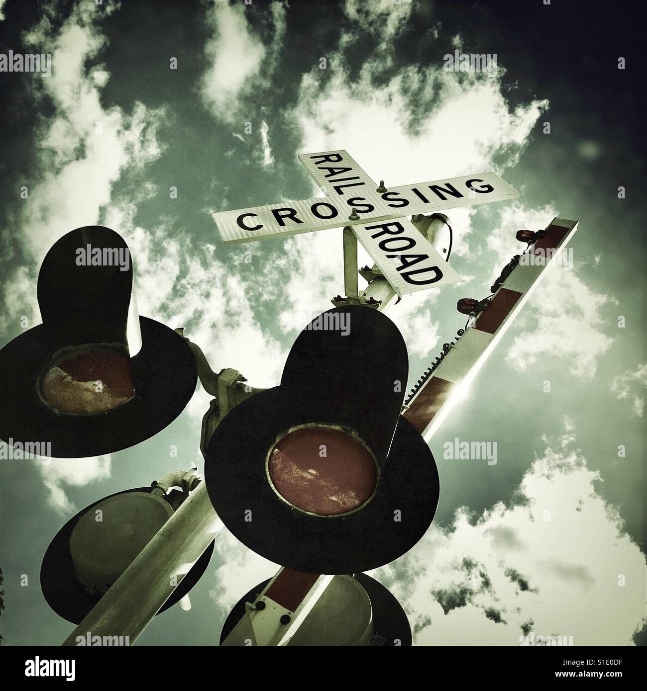 Bahnübergang - Smartphone-aufgenommenes Stockfoto