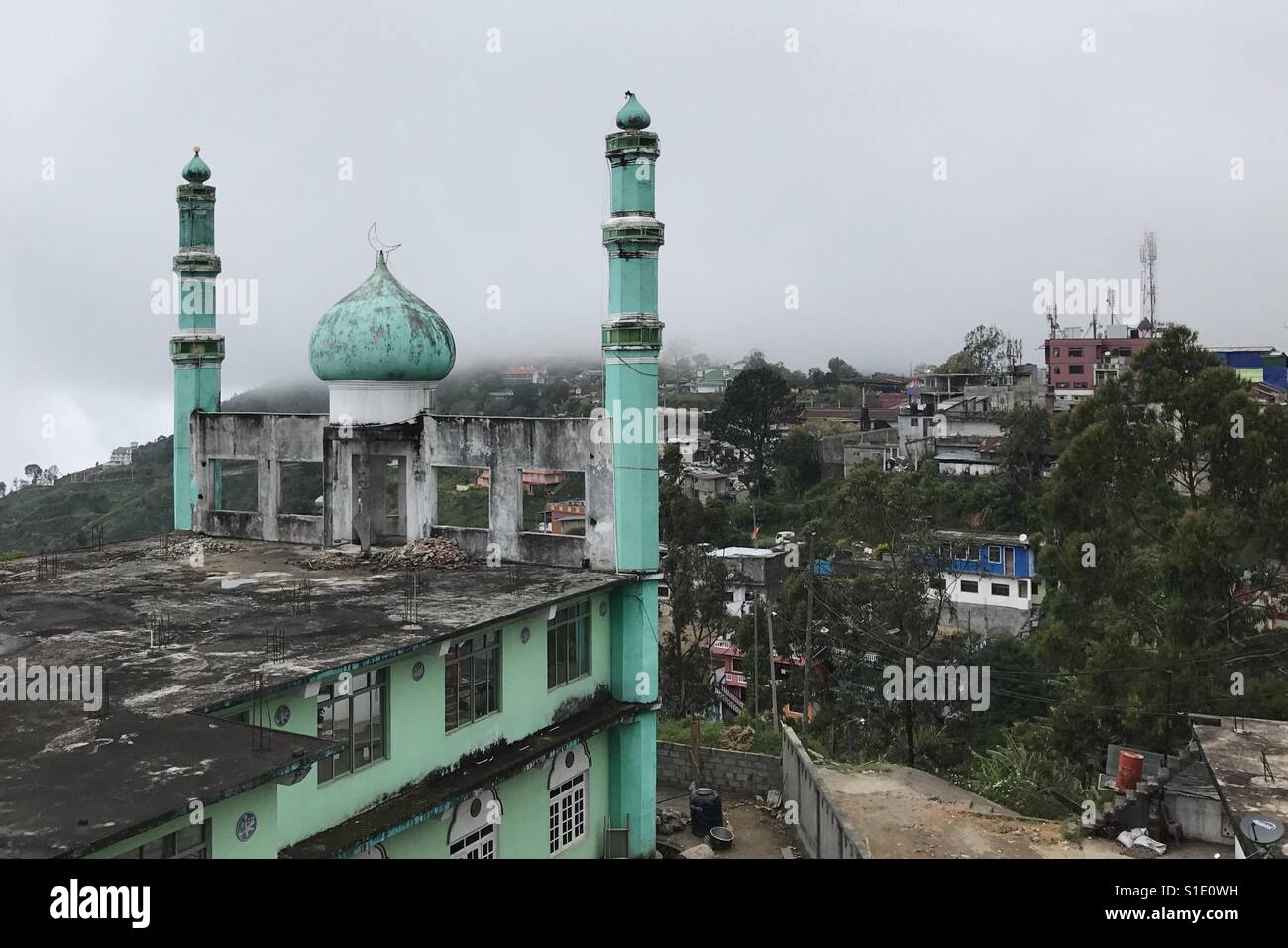 Eine grüne Moschee befindet sich in Haputale, Sri Lanka Stockfoto