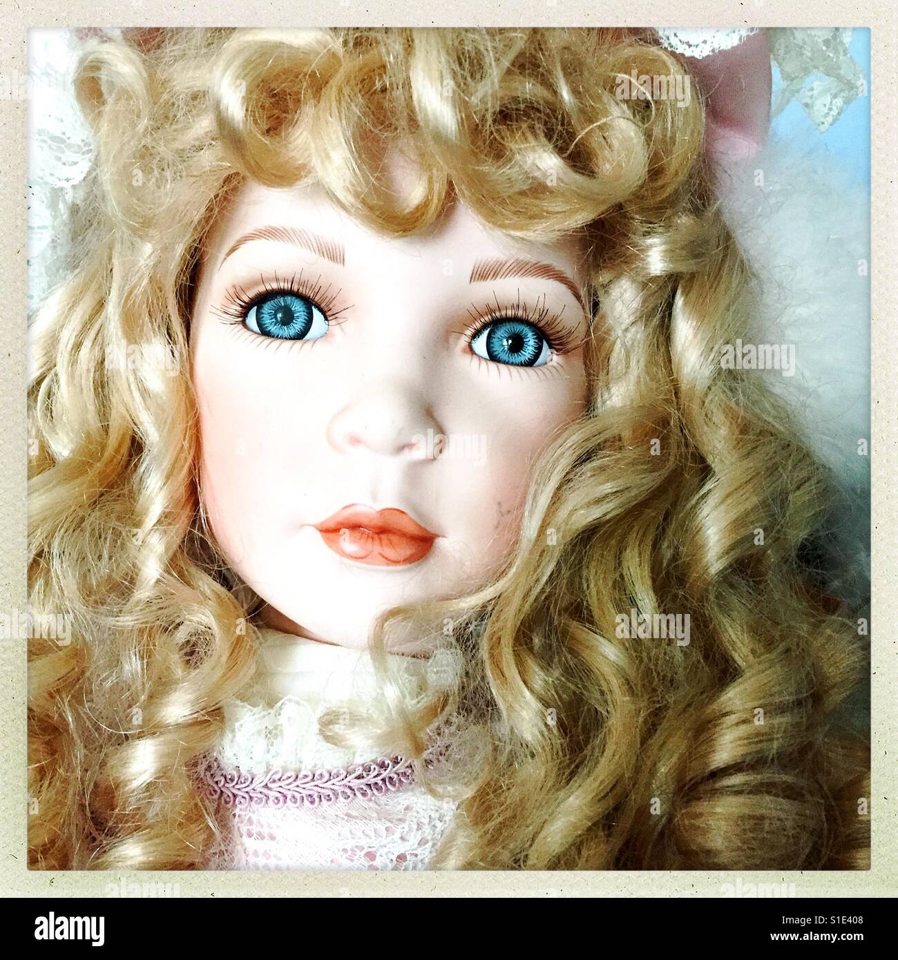 Puppe Gesicht - Smartphone-aufgenommenes Stockfoto Puppe Gesicht - Smartphone-aufgenommenes Stockfoto