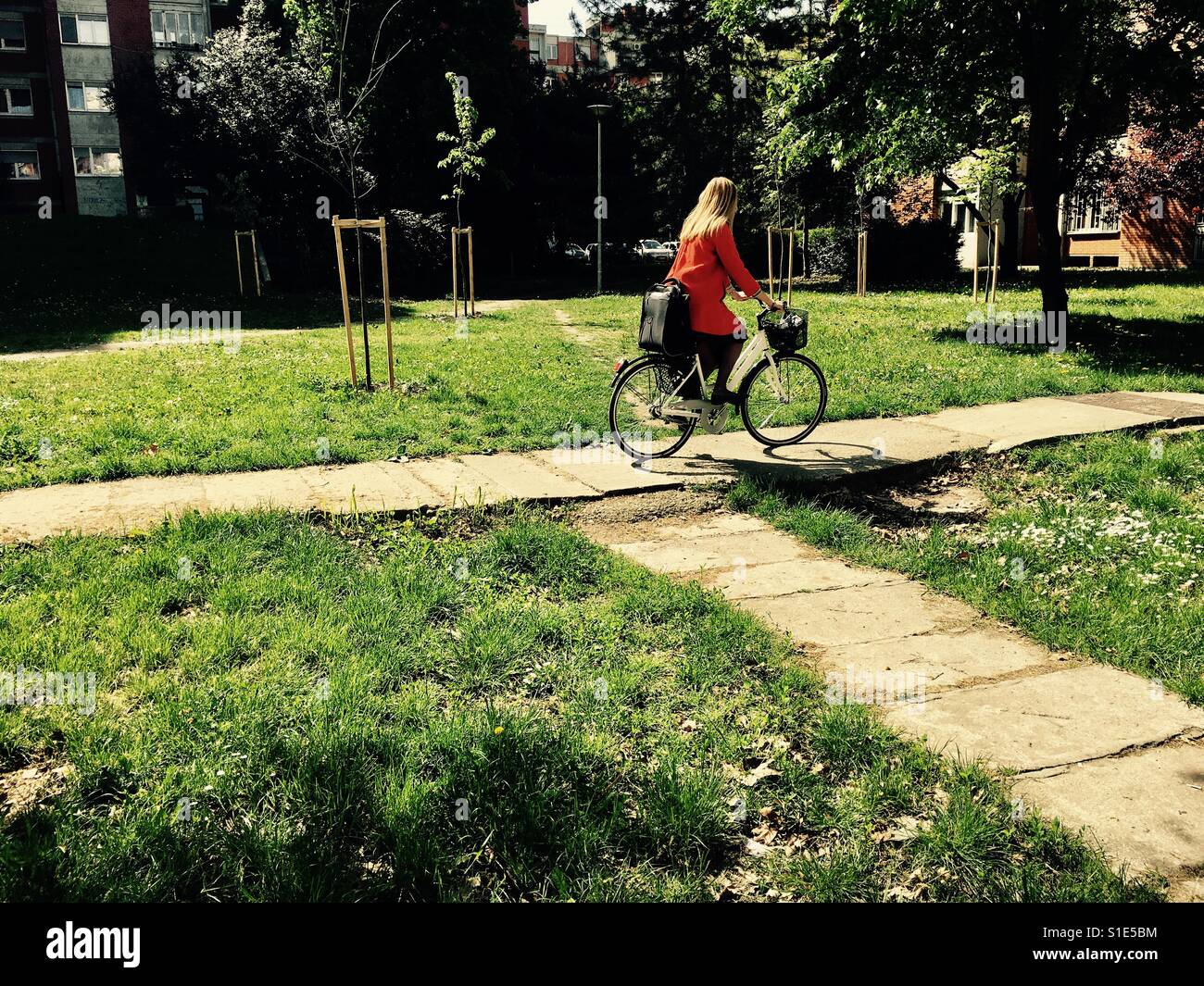 Arbeitsweg mit dem Fahrrad - Smartphone-aufgenommenes Stockfoto