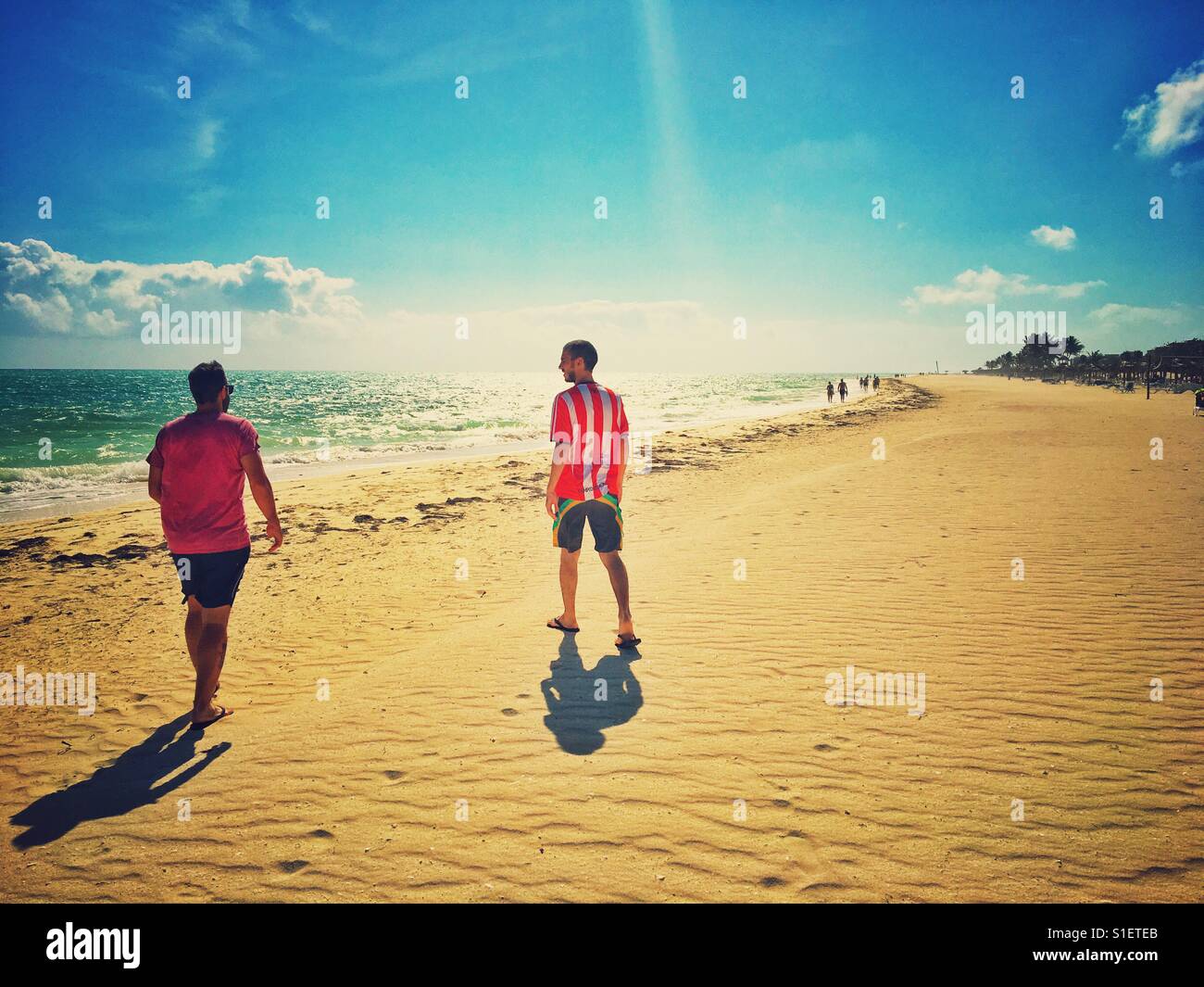 Freunden an einem Strand in Cayo Coco, Kuba Stockfoto