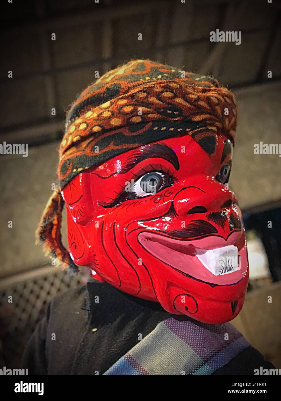 Eine traditionelle handgefertigte Sundanesische Holzpuppe aus West-Java, Indonesien. Charakternamen, Cepot. Stockfoto