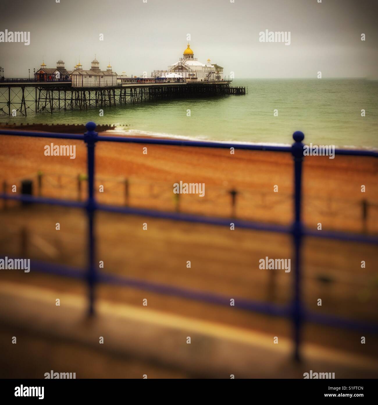Eastbourne Vergnügen Pier, East Sussex, UK - Smartphone-aufgenommenes Stockfoto