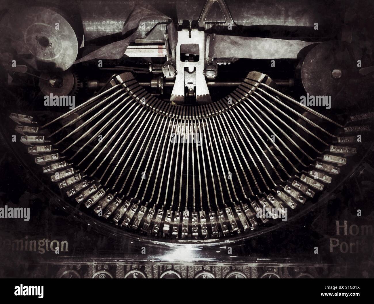 Nahaufnahme von Schreibmaschine Typebar Brief Briefmarken Stockfoto