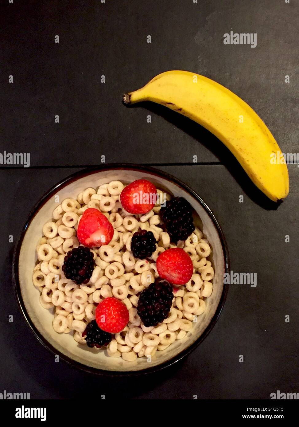 Ein gesundes Frühstück von berry - Smartphone-aufgenommenes Stockfoto