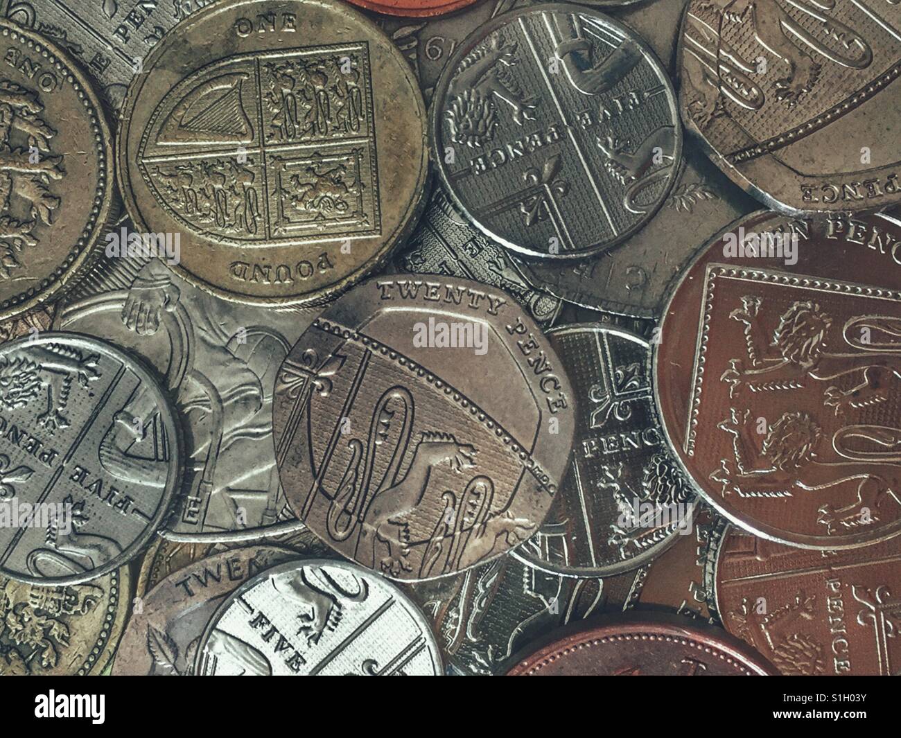 Britische Münzen - Smartphone-aufgenommenes Stockfoto