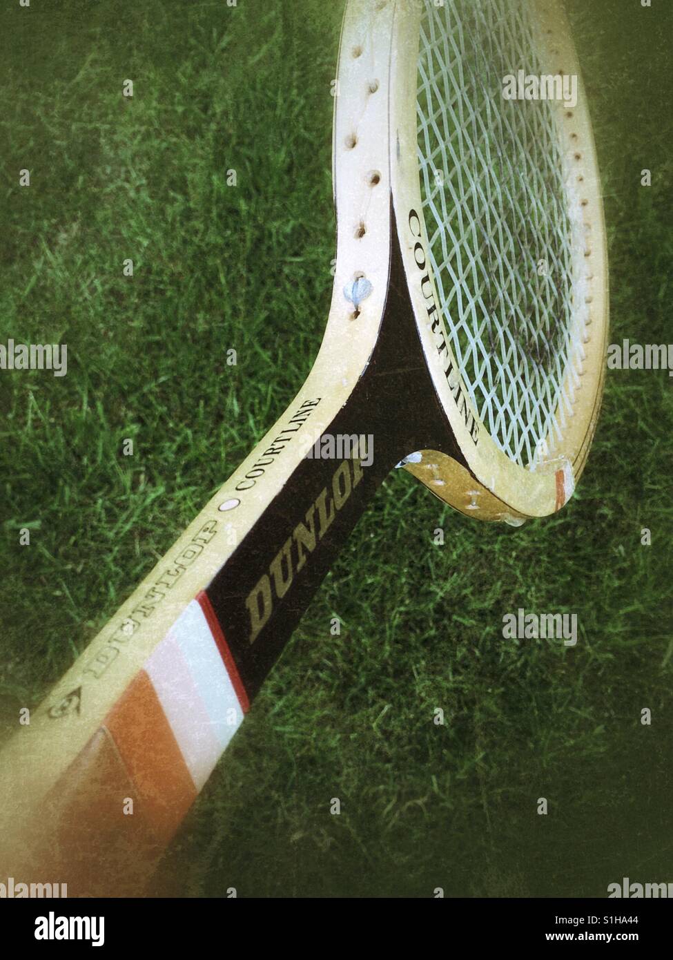 Altmodischen hölzernen Tennisschläger - Smartphone-aufgenommenes Stockfoto