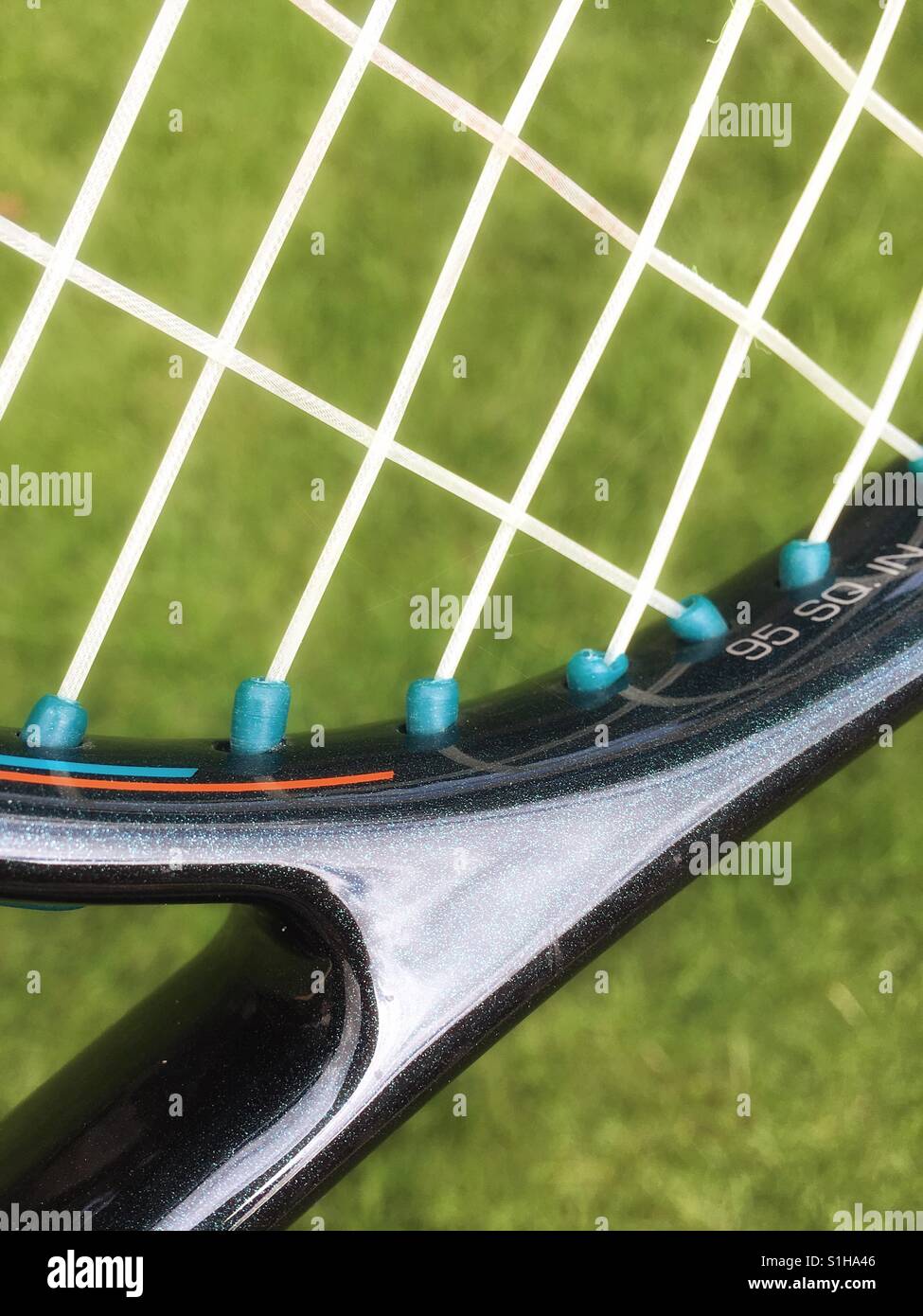 Nahaufnahme von einem Tennisschläger Graphit - Smartphone-aufgenommenes Stockfoto