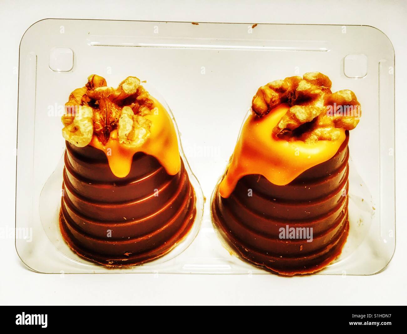 Hadleigh Maid orange Trüffel Walnuß wirbelt - Smartphone-aufgenommenes Stockfoto