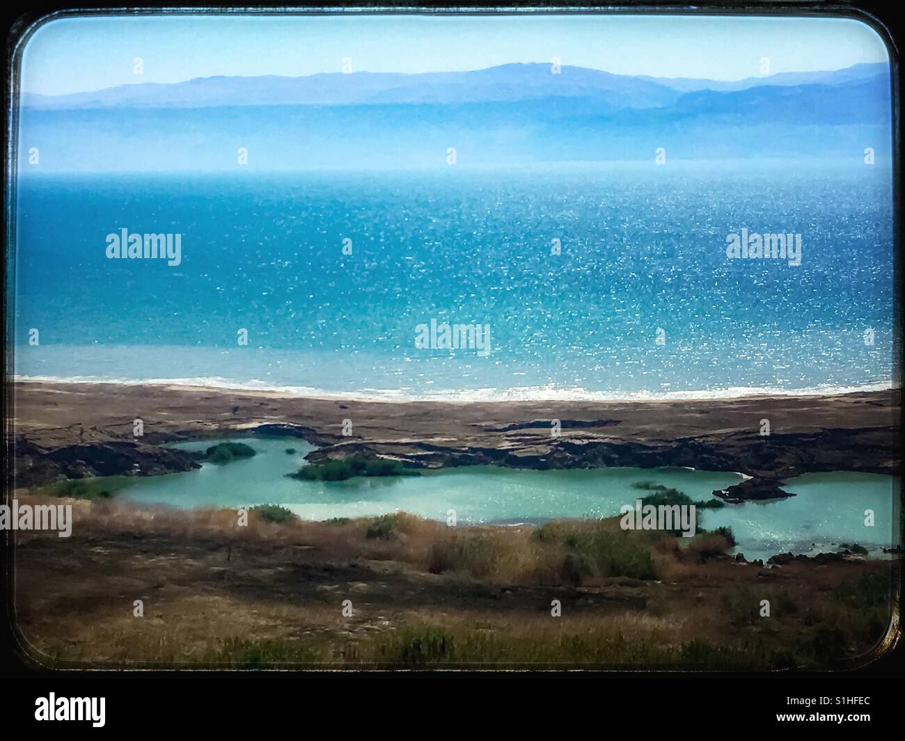 Anzeigen des Toten Meeres und in der Nähe Doline. Stockfoto