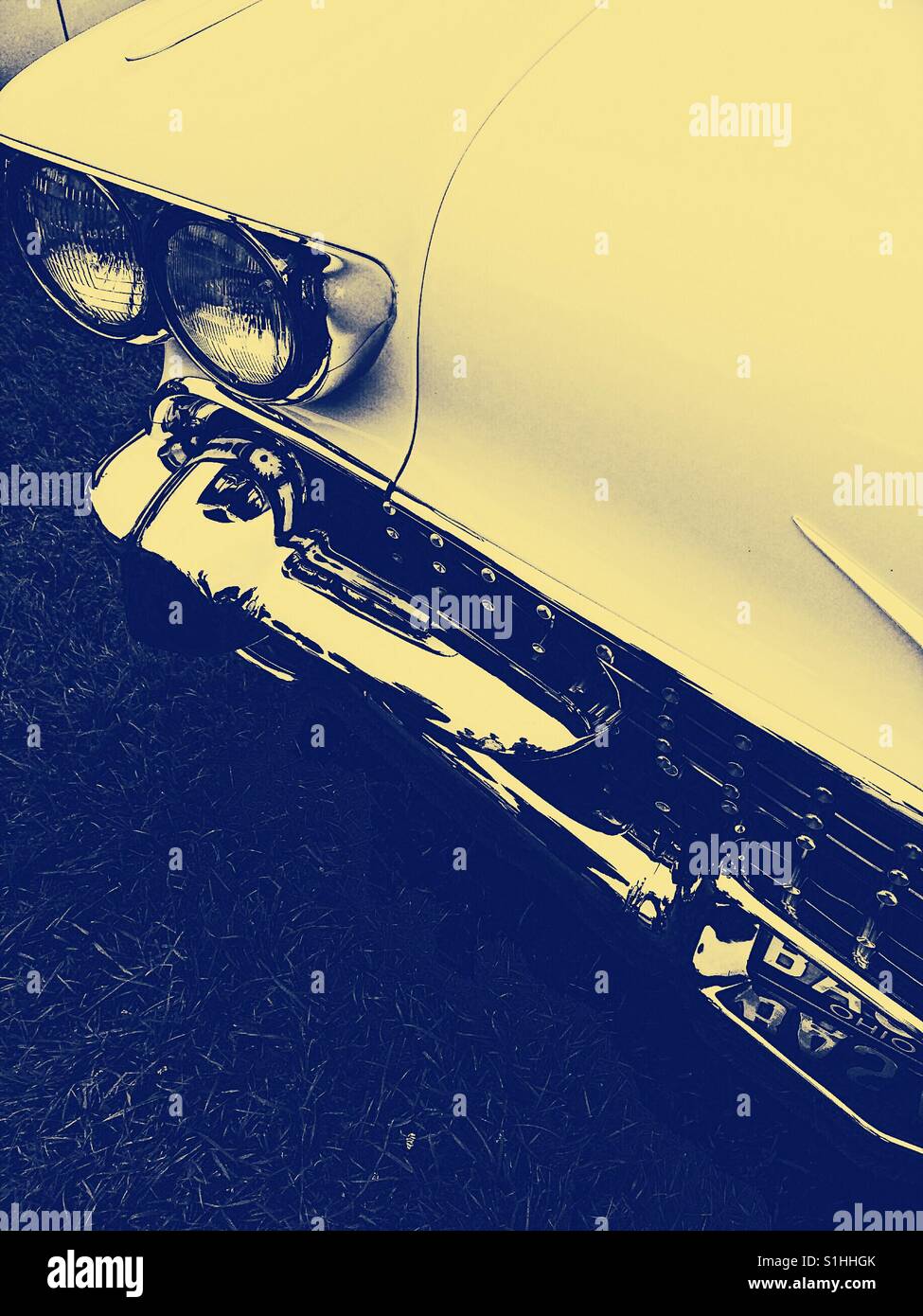 Amerikanische Oldtimer Haube Motorhaube Kühlergrill Scheinwerfer - Smartphone-aufgenommenes Stockfoto