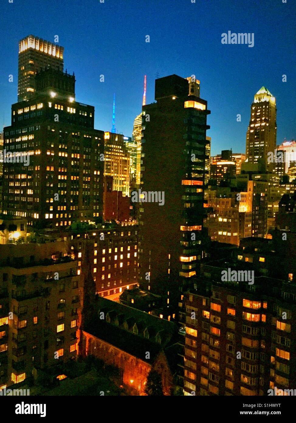 Skyline von Midtown Manhattan in der Dämmerung, NYC, USA Stockfoto