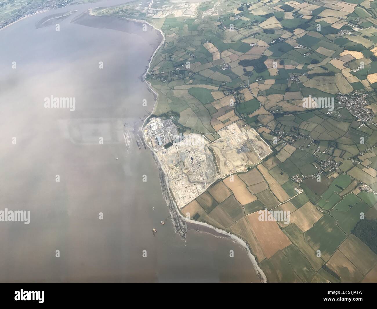 Hinkley Punkt Kraftwerk aus der Luft zeigen, wie groß es eigentlich ist. Stockfoto