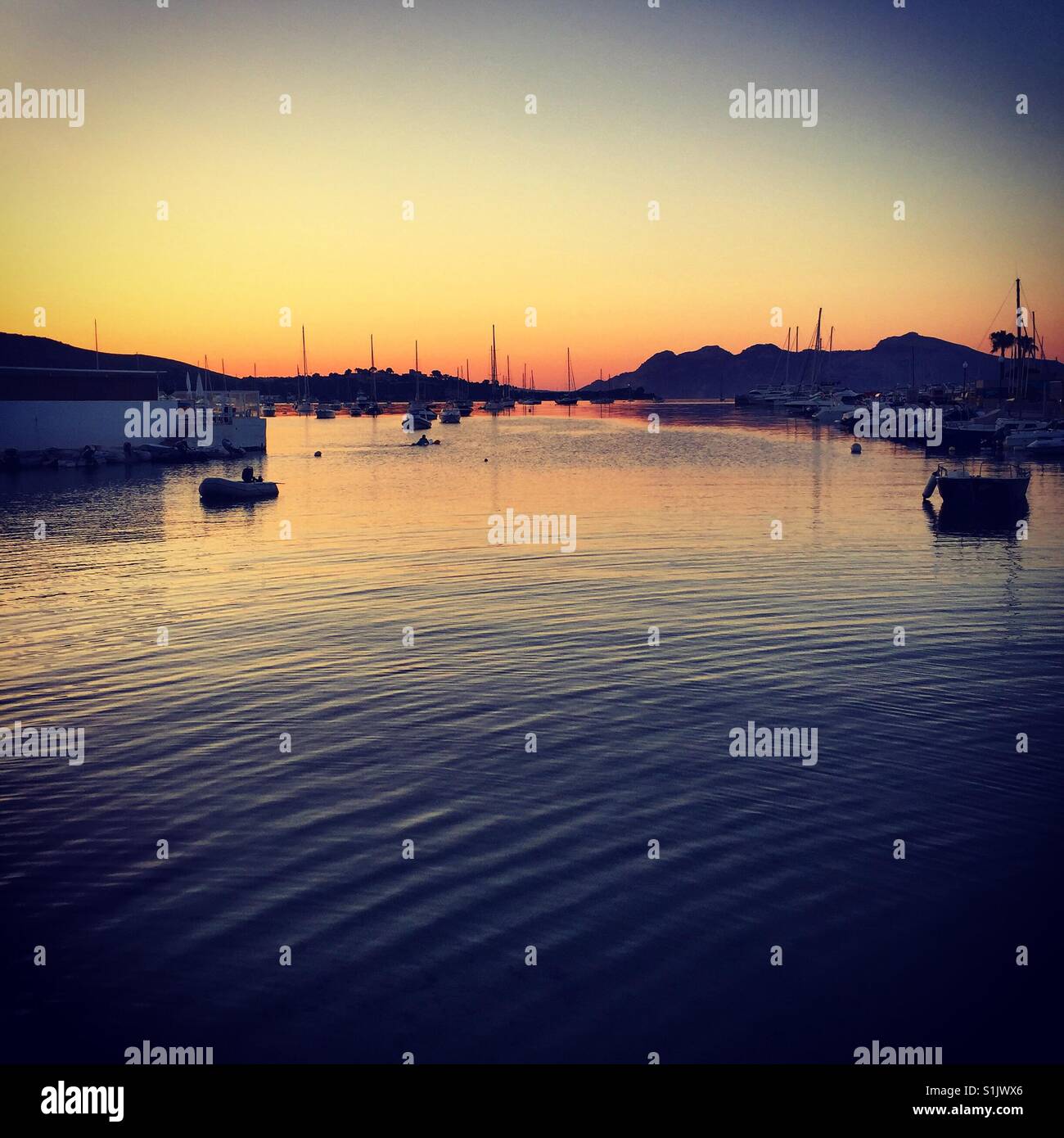 Morgendämmerung in Pollensa - Smartphone-aufgenommenes Stockfoto