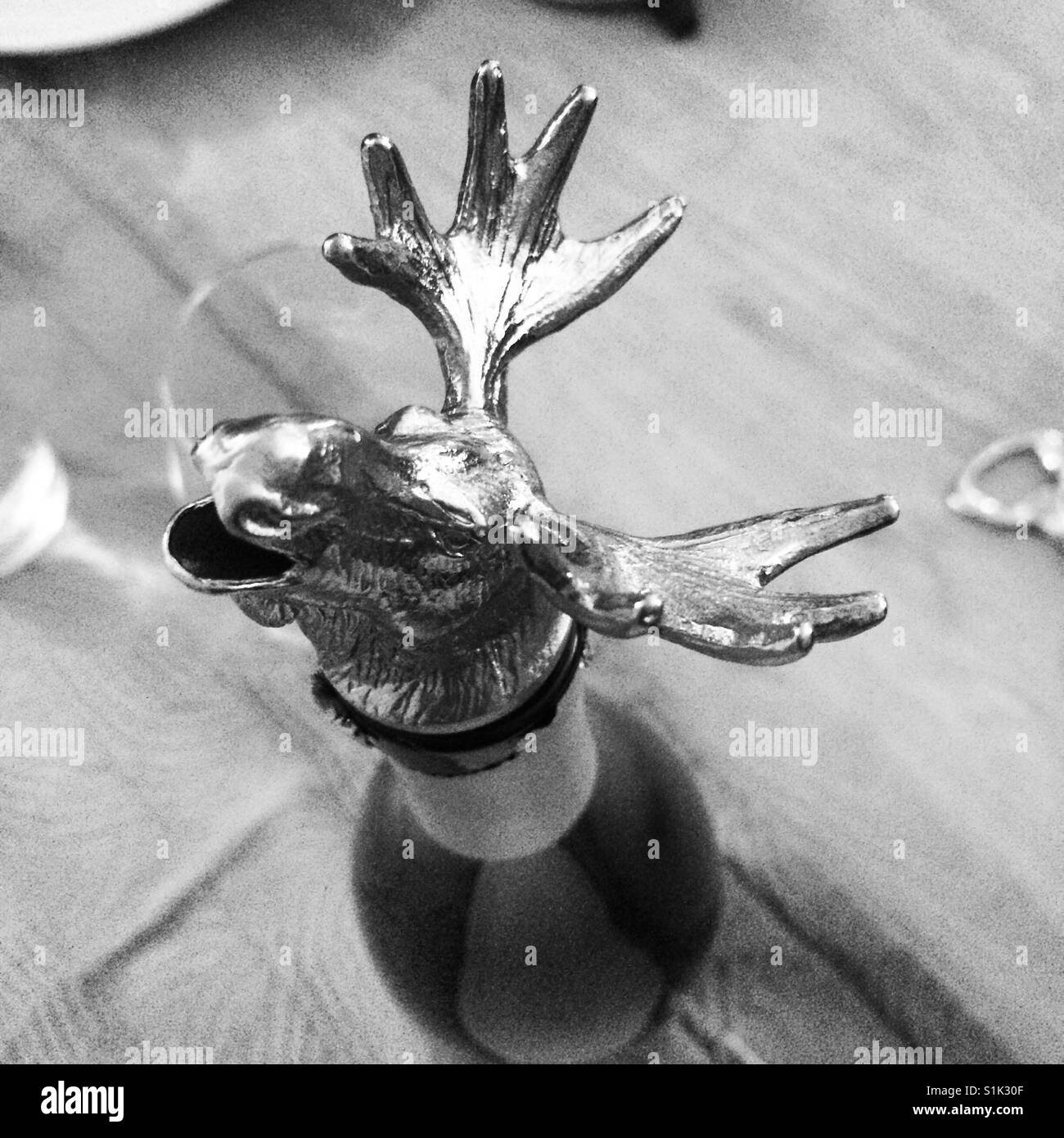 Elch-Kork auf Weinflasche Stockfoto