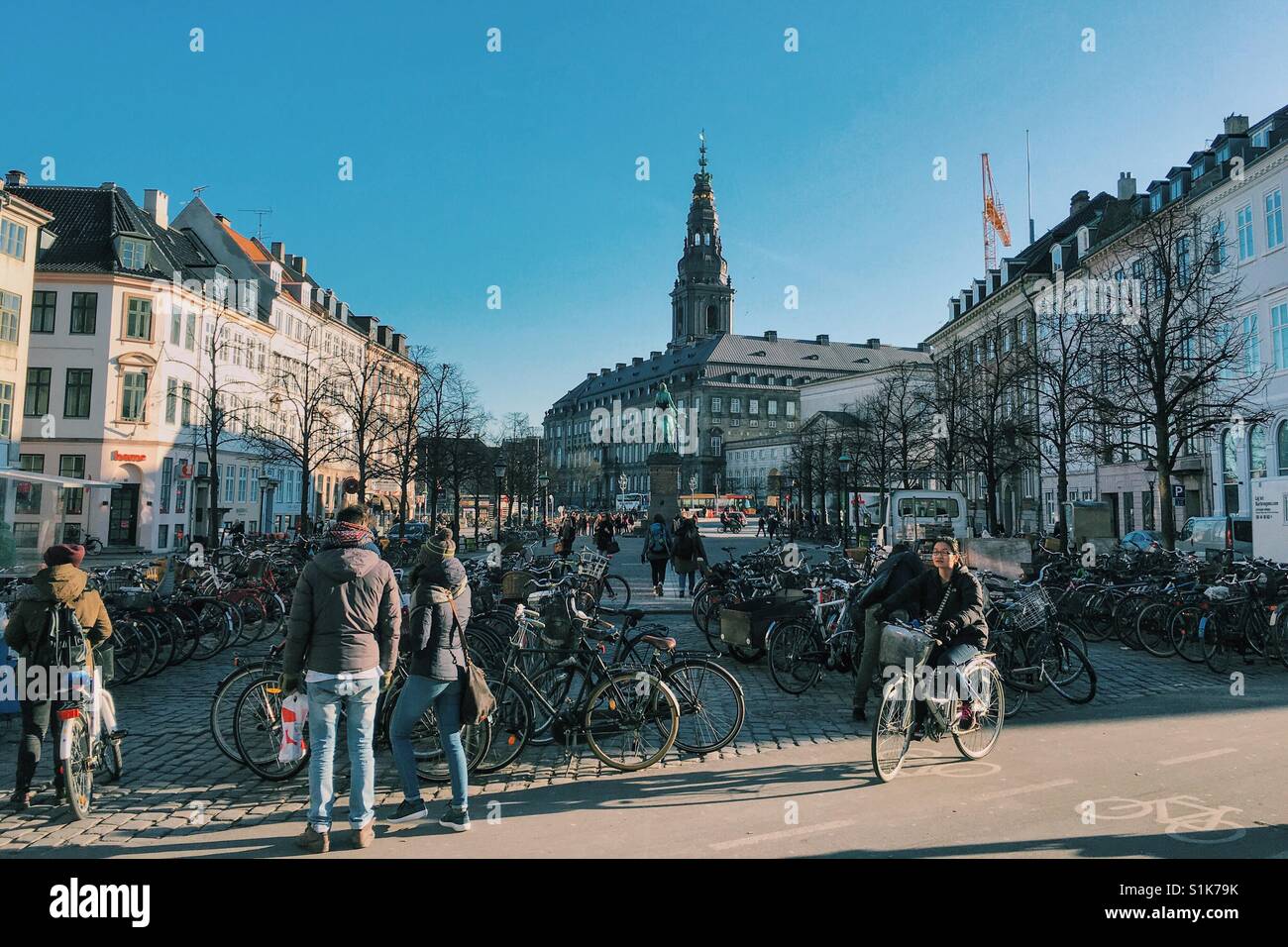 Eine lebendige Straßenszene in Kopenhagen. Stockfoto