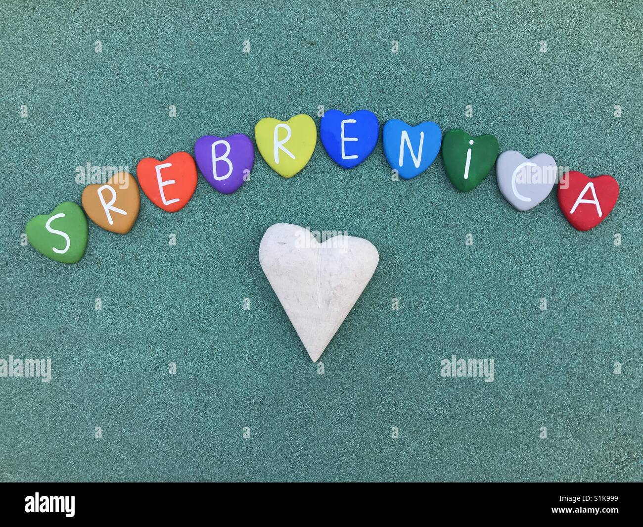 Srebrenica, kleine Bergstadt im östlichsten Republika Srpska, Bosnien und Herzegowina - Smartphone-aufgenommenes Stockfoto