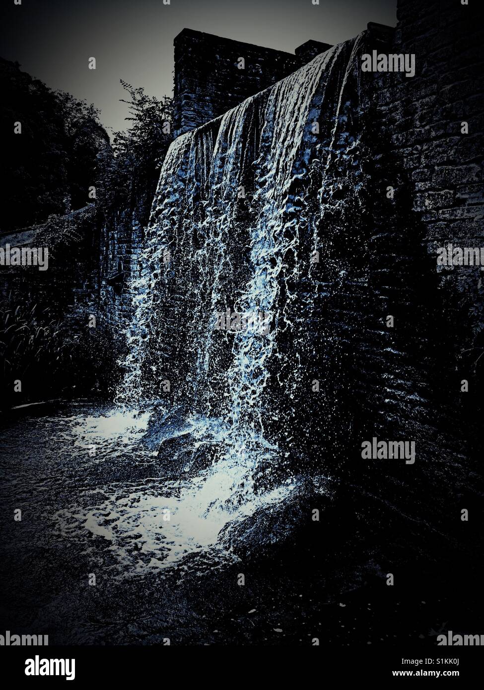 Wasserfall - Smartphone-aufgenommenes Stockfoto
