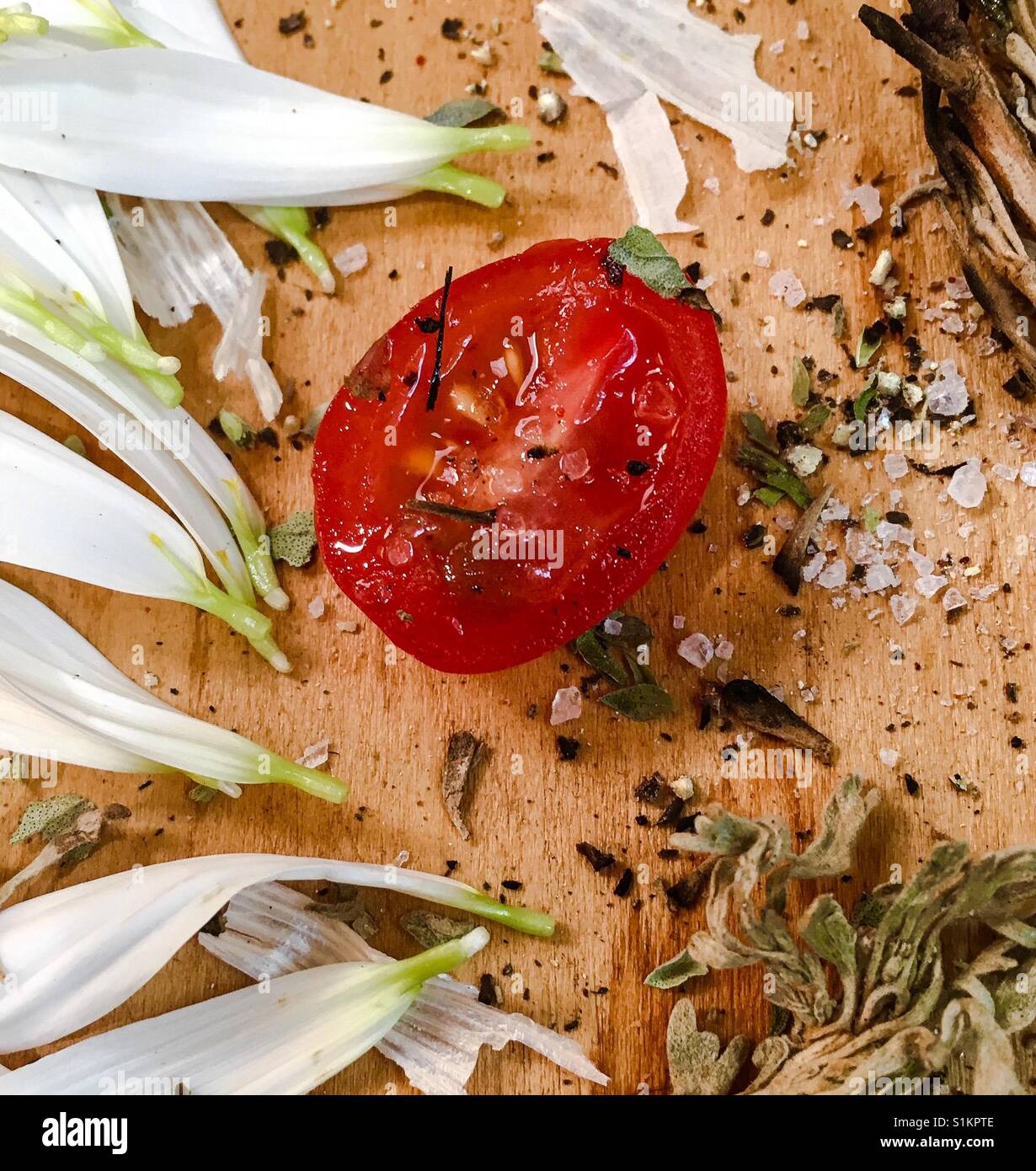 Roma-Tomaten mit Salz closeup Stockfoto