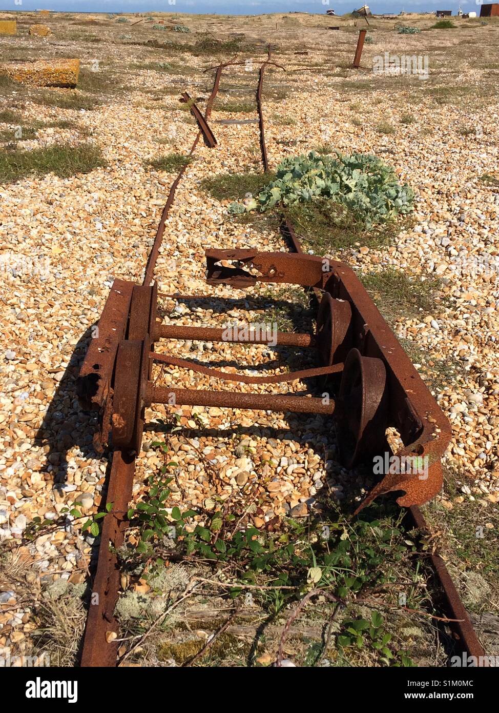 Bleibt der schmalen guage Rail Track über Dungeness Strand Stockfoto