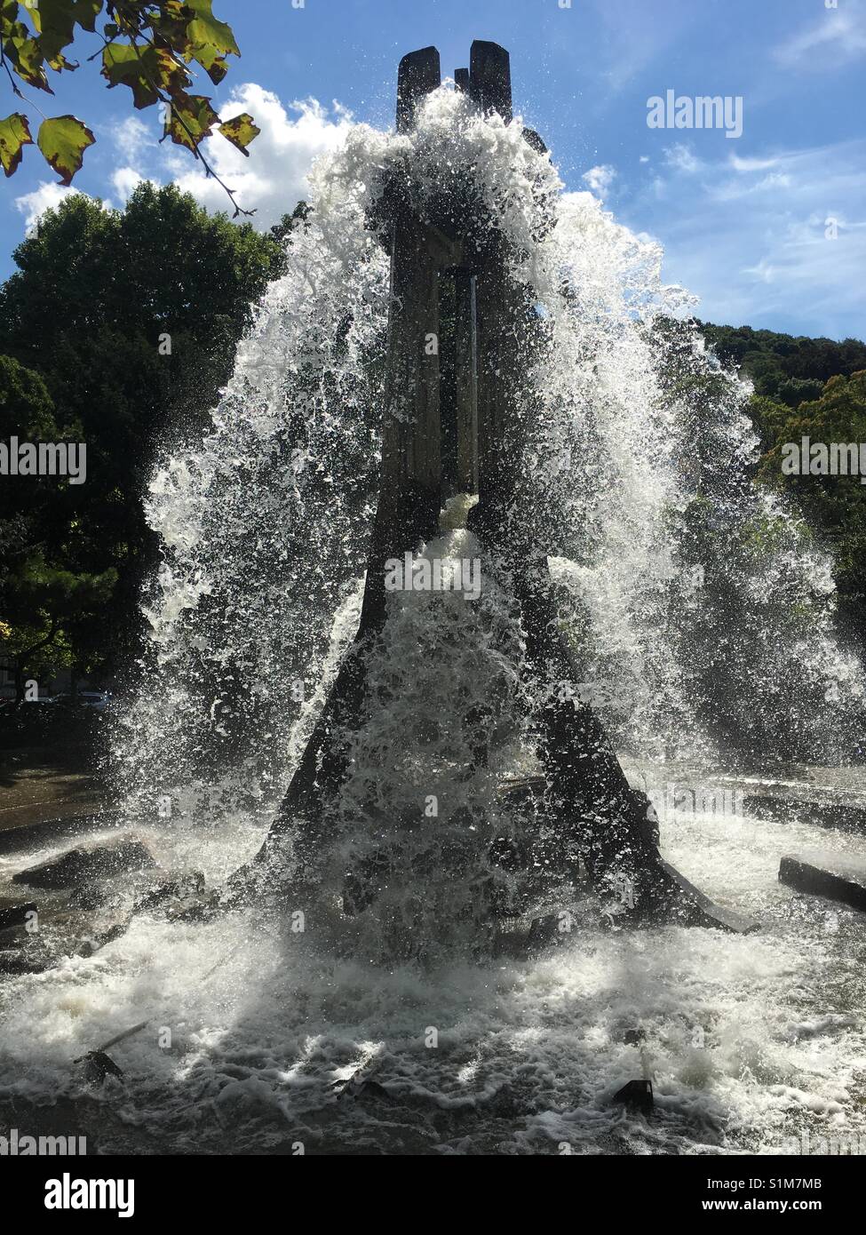 Ein Brunnen in Heidelberg in Deutschland - Smartphone-aufgenommenes Stockfoto