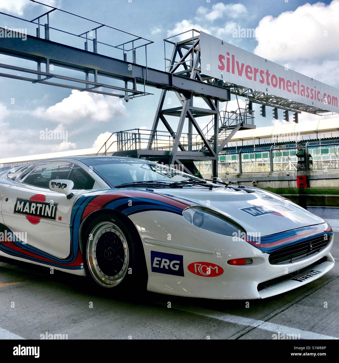 Jaguar XJ220 Rennwagen in Silverstone Circuit in Northamptonshire England Stockfoto