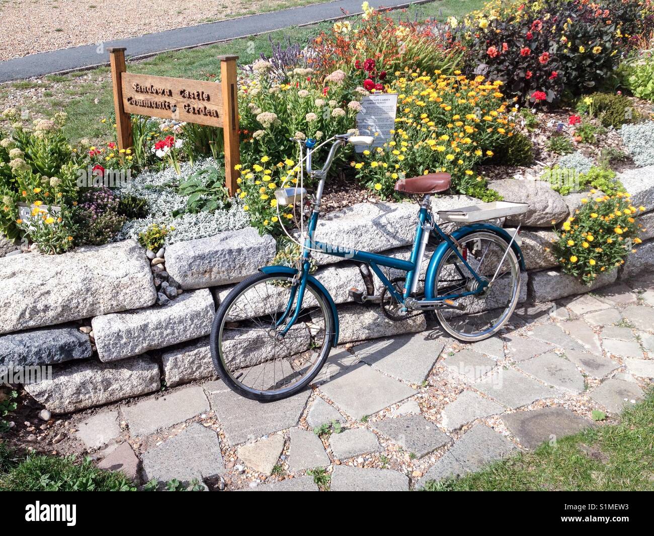 Vintage Fahrrad von Sandown Castle Gemeinschaft garten - Smartphone-aufgenommenes Stockfoto
