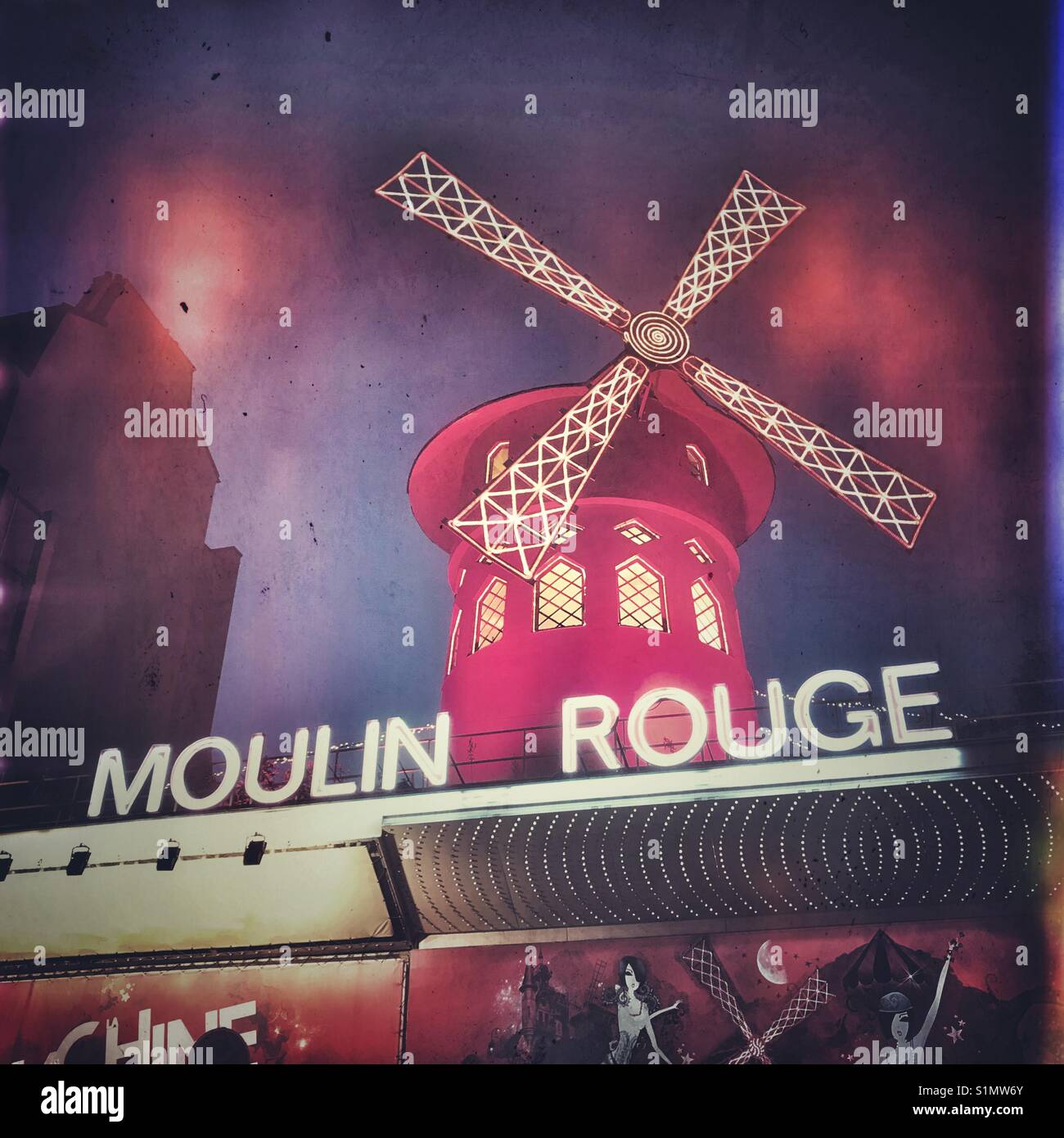 Das berühmte Moulin Rouge, Paris, Frankreich - Smartphone-aufgenommenes Stockfoto