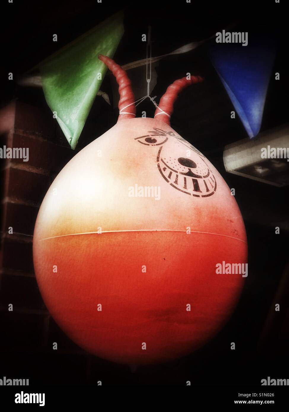 Ein Space Hopper hüpfburgen Spielzeug Stockfoto