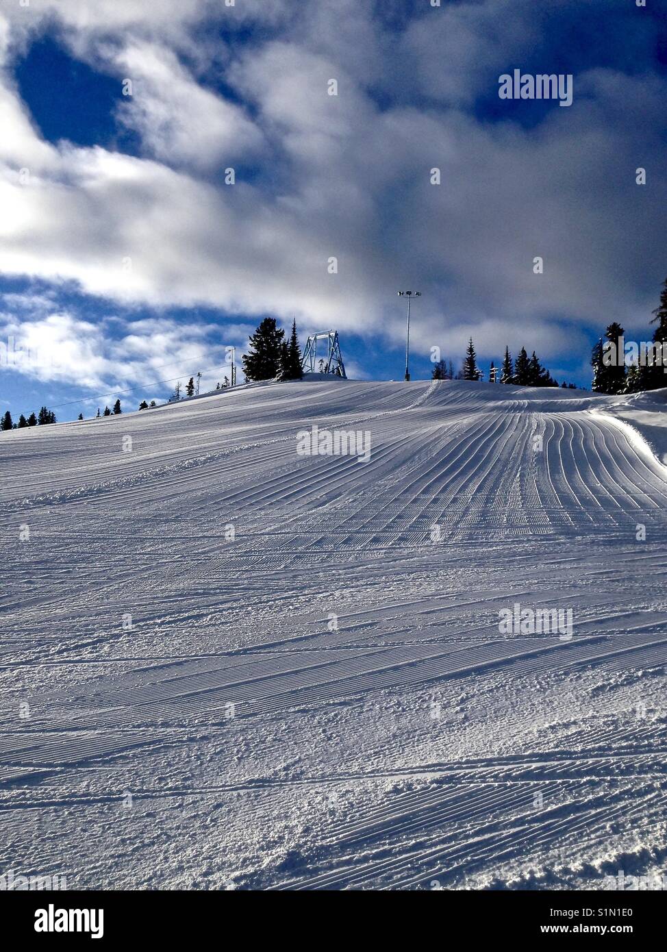 Frische pflege Titel auf Ski Hill Stockfoto