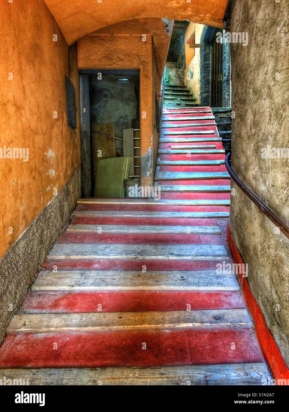 Steile Gasse in Varenna Italien Stockfoto