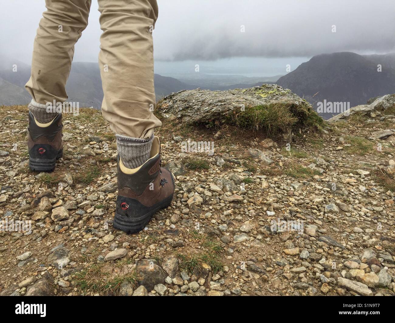 Walker auf Glyder Fach, Snowdonia - Smartphone-aufgenommenes Stockfoto