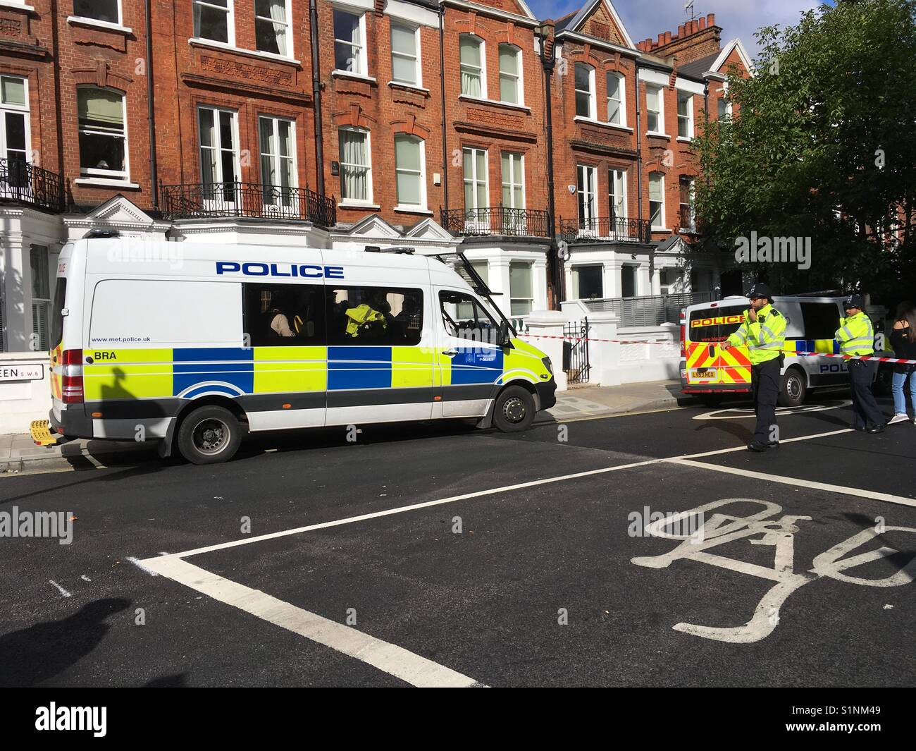 Security Alert bei Parsons Green U-Bahnhof. Polizei Evakuierung nach Explosion auf Zug bei Parsons Green U-Bahn Station Stockfoto