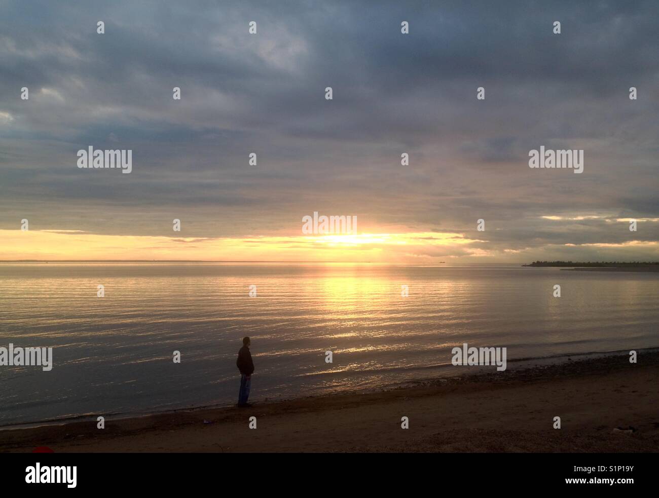 Sonnenuntergang: Stille, Kontemplation, Gedankenlosigkeit Stockfoto