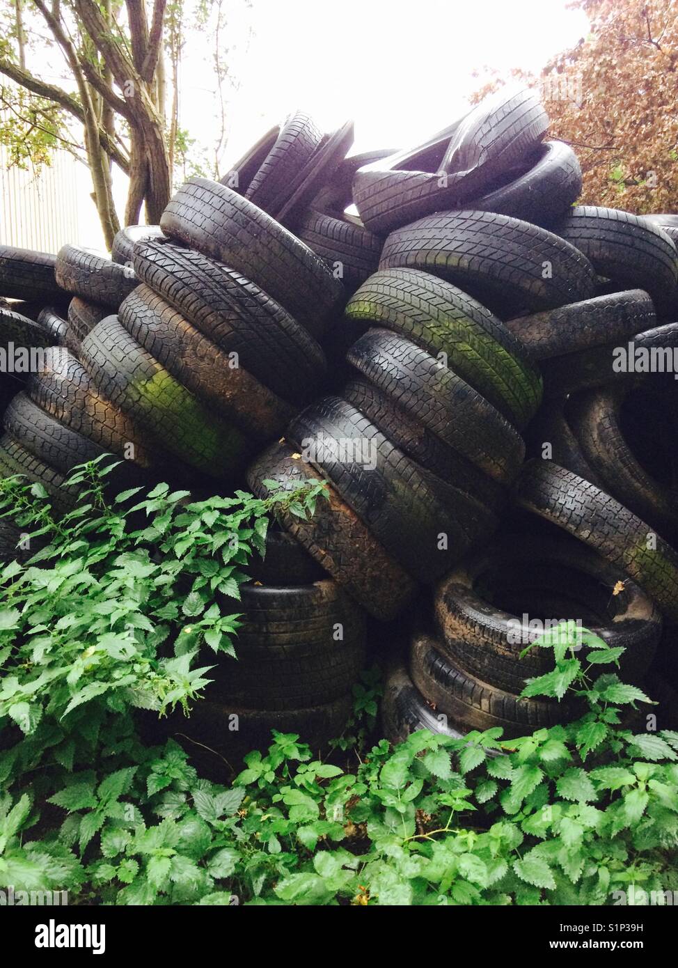 Stapel Alter Reifen Stockfotos Und Bilder Kaufen Alamy
