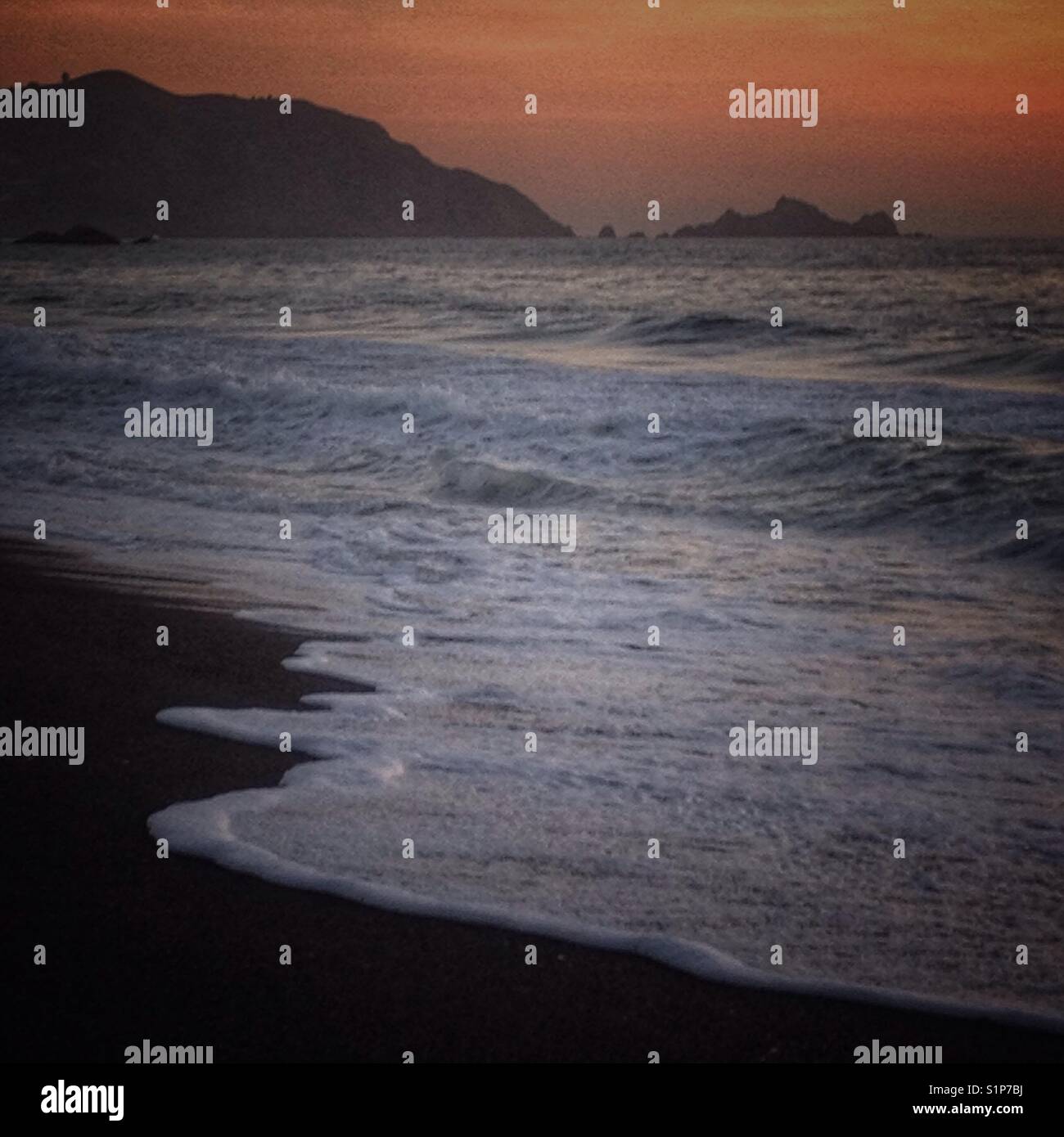 Pazifik bei Sonnenuntergang. - Smartphone-aufgenommenes Stockfoto