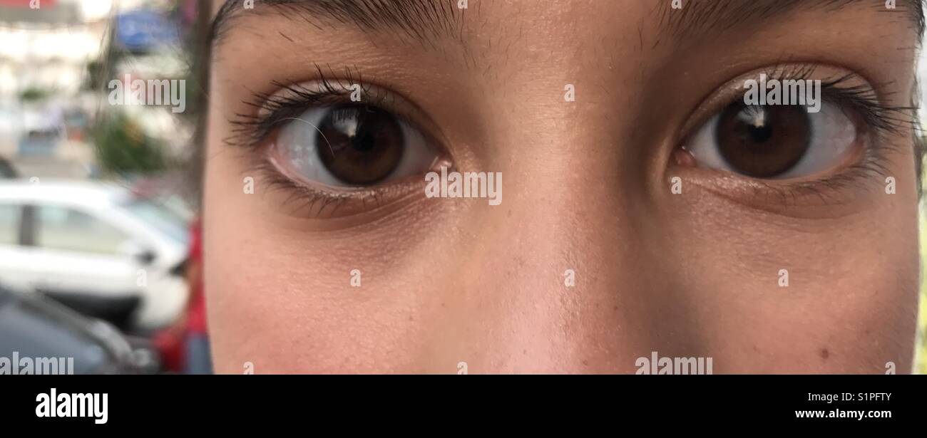 Schone Braune Augen Stockfotos Und Bilder Kaufen Alamy